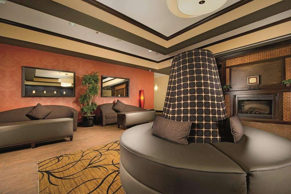 La Quinta By Wyndham Denton - University Drive Interior photo