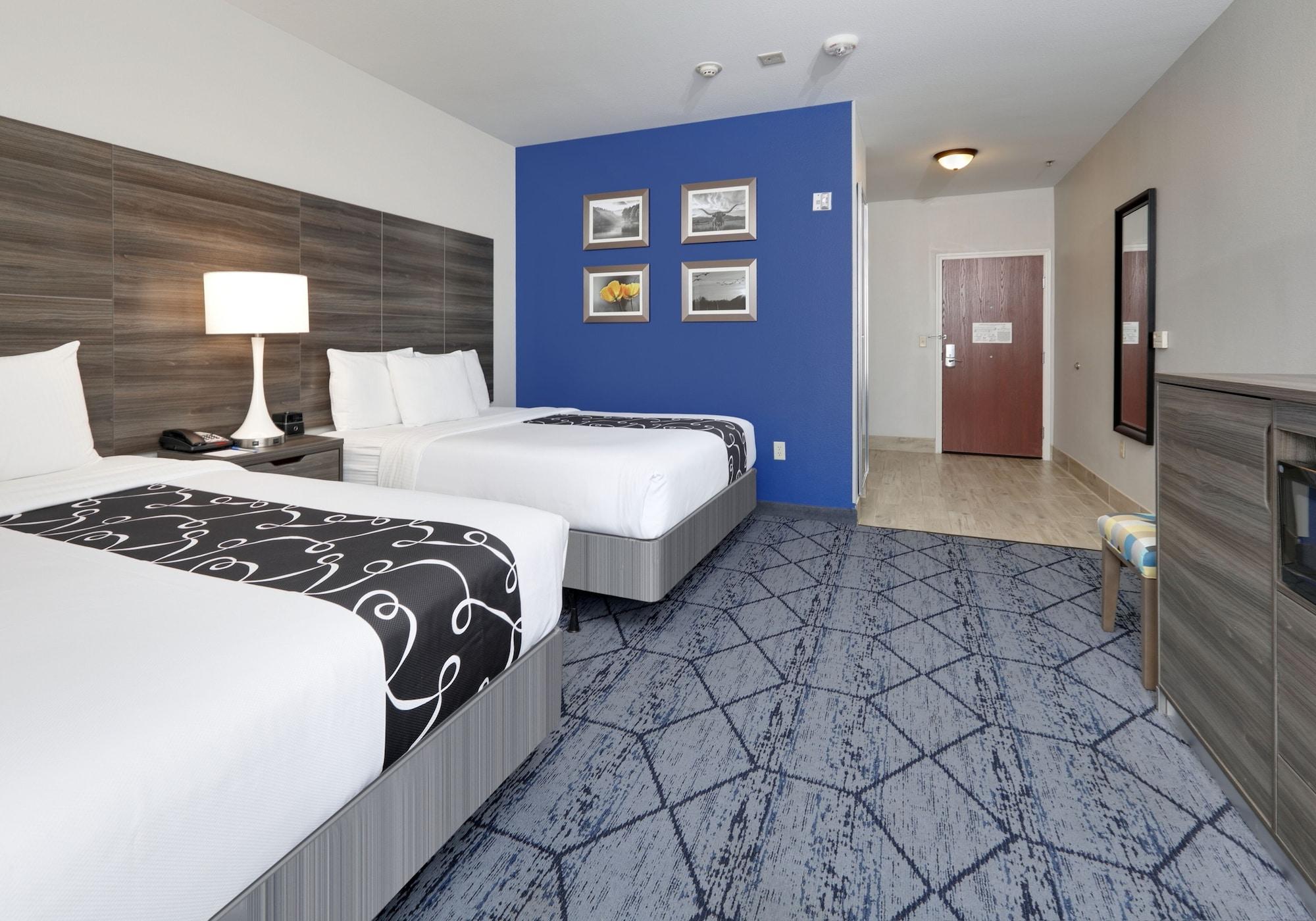 La Quinta By Wyndham Denton - University Drive Exterior photo