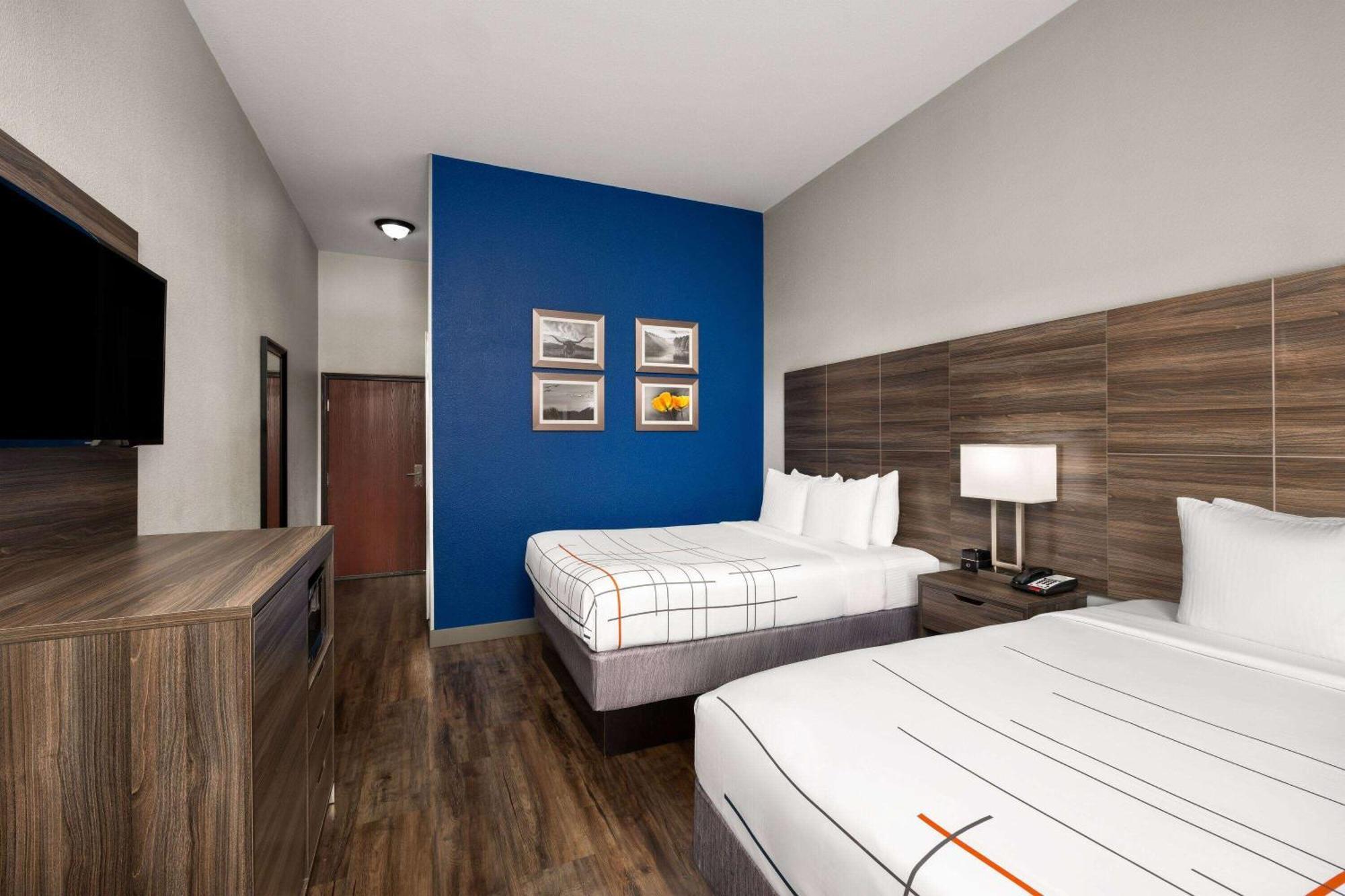 La Quinta By Wyndham Denton - University Drive Exterior photo